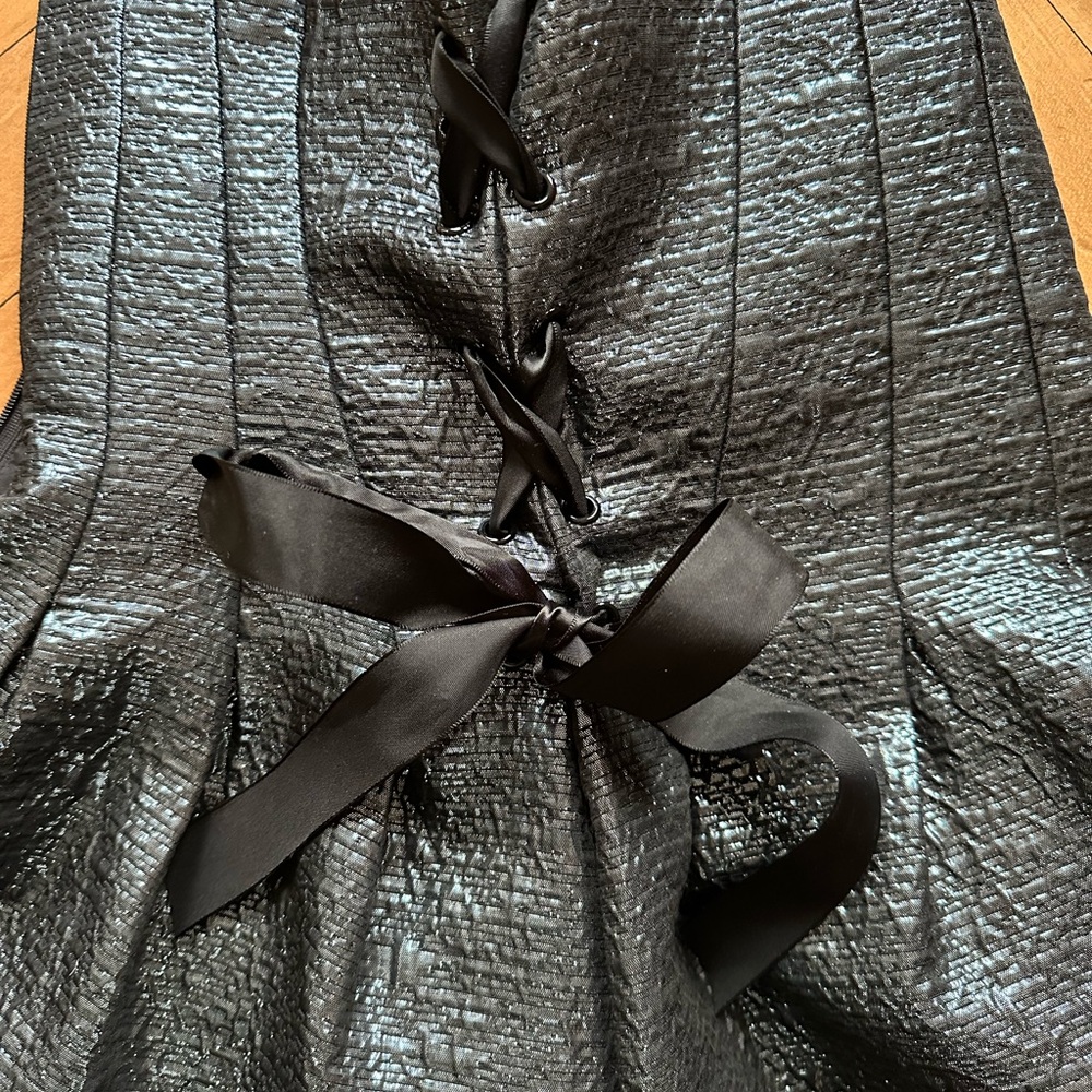 Elegant Black Kids Dress with Bow Accents - Picture 4 of 4
